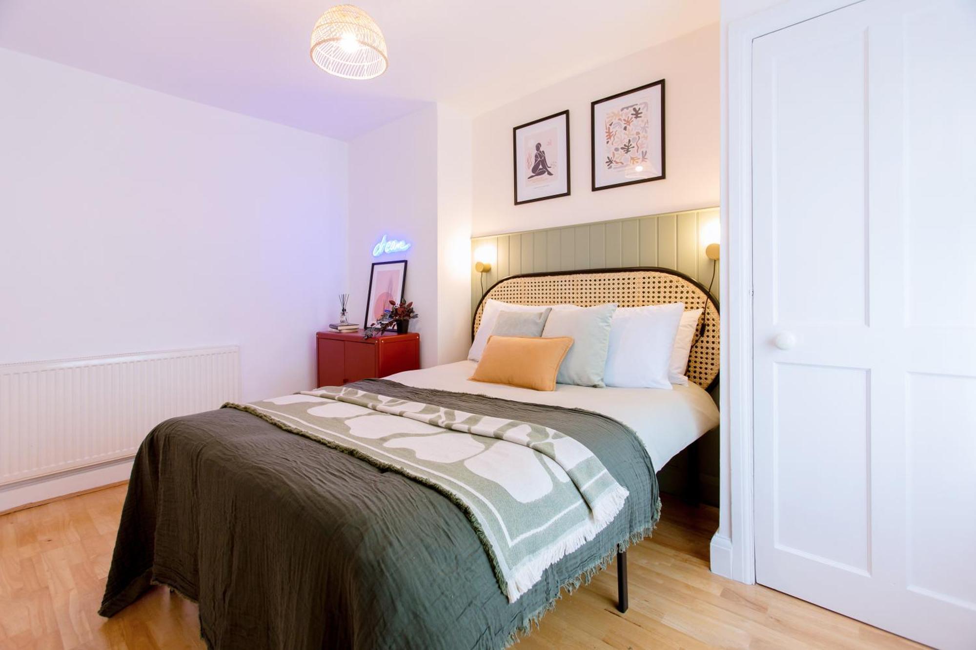 Vakantiehuis 3-bed House - Next To Olympic Park & Westfield Londen