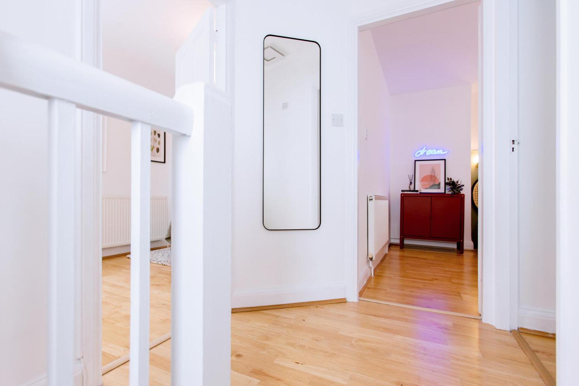Vakantiehuis 3-bed House - Next To Olympic Park & Westfield Londen