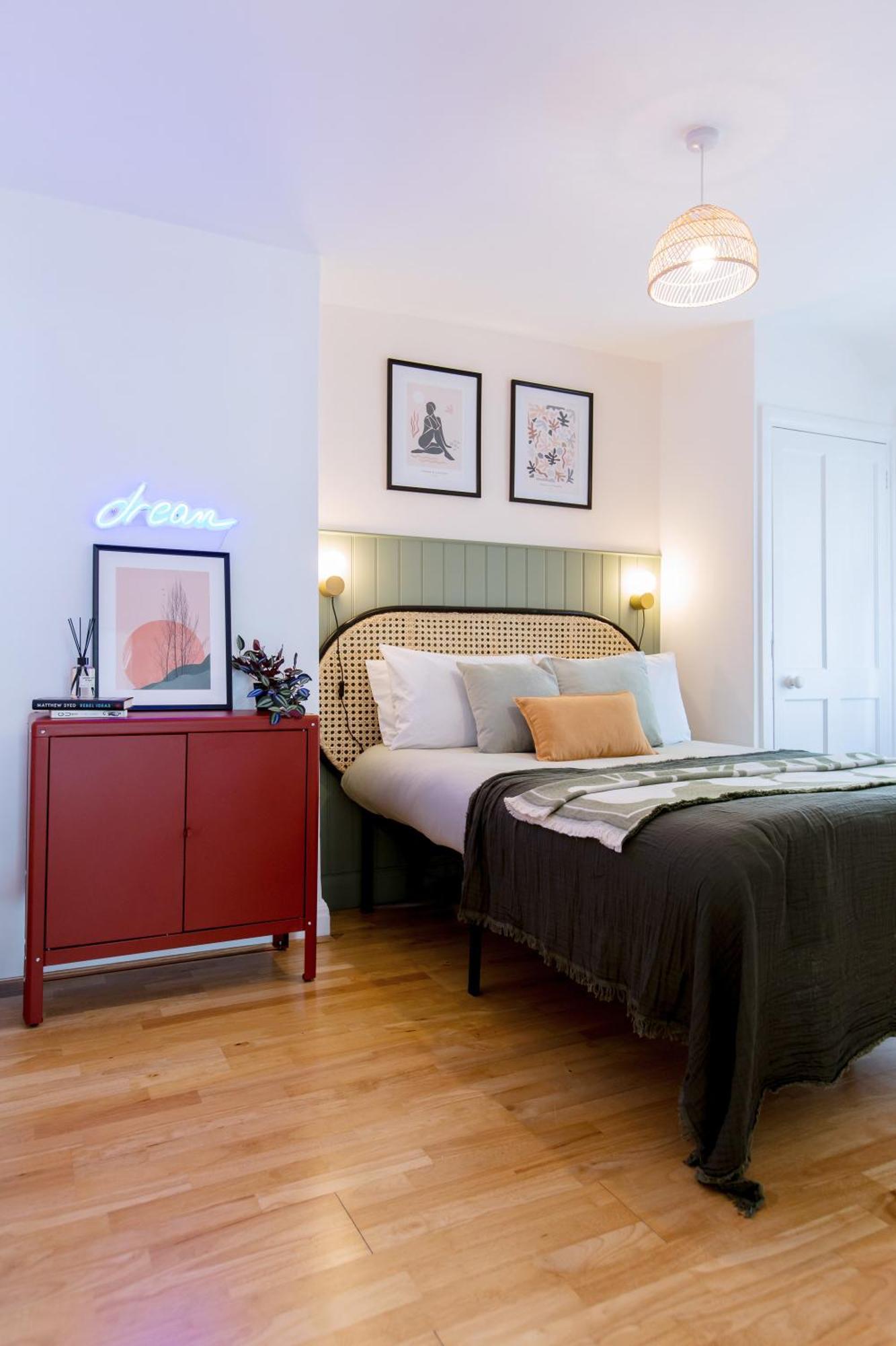 3-bed House - Next To Olympic Park & Westfield Londen